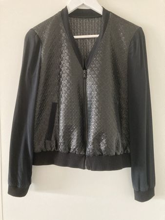 Bomberjacke Gr. M Schwarz Steppmuster 