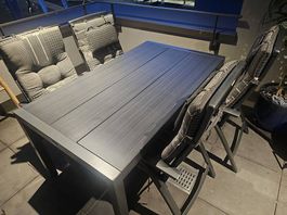 Gartenmöbel-Set (Tisch + 4 Stühle mit Polstern)
