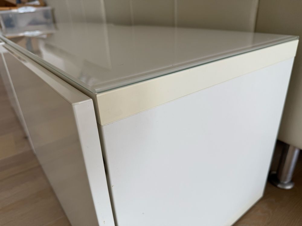 Buffet Haut IKEA Besta Blanc – 120x40x60 Cm, Pratique Et En Bon état !