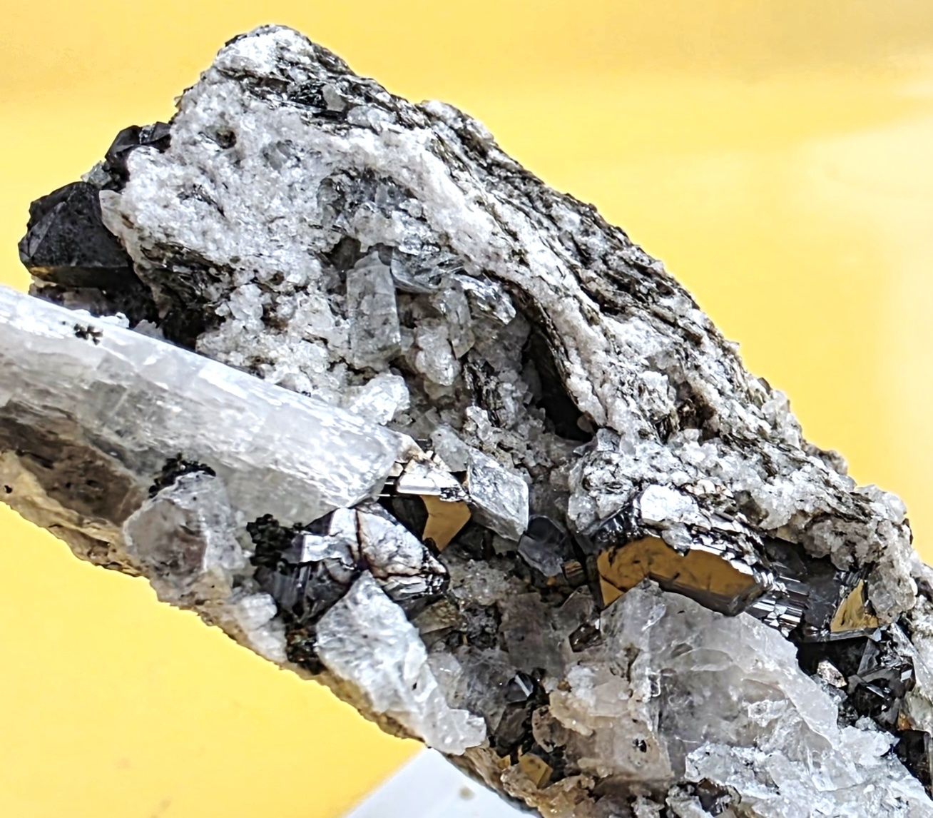Minerali & Pietre curative: Mineralien Mix Ilmenit, Magnetit, Rutil, Binntal Lärcheltini – Usato da Glis venduto da nbu_65ys 9