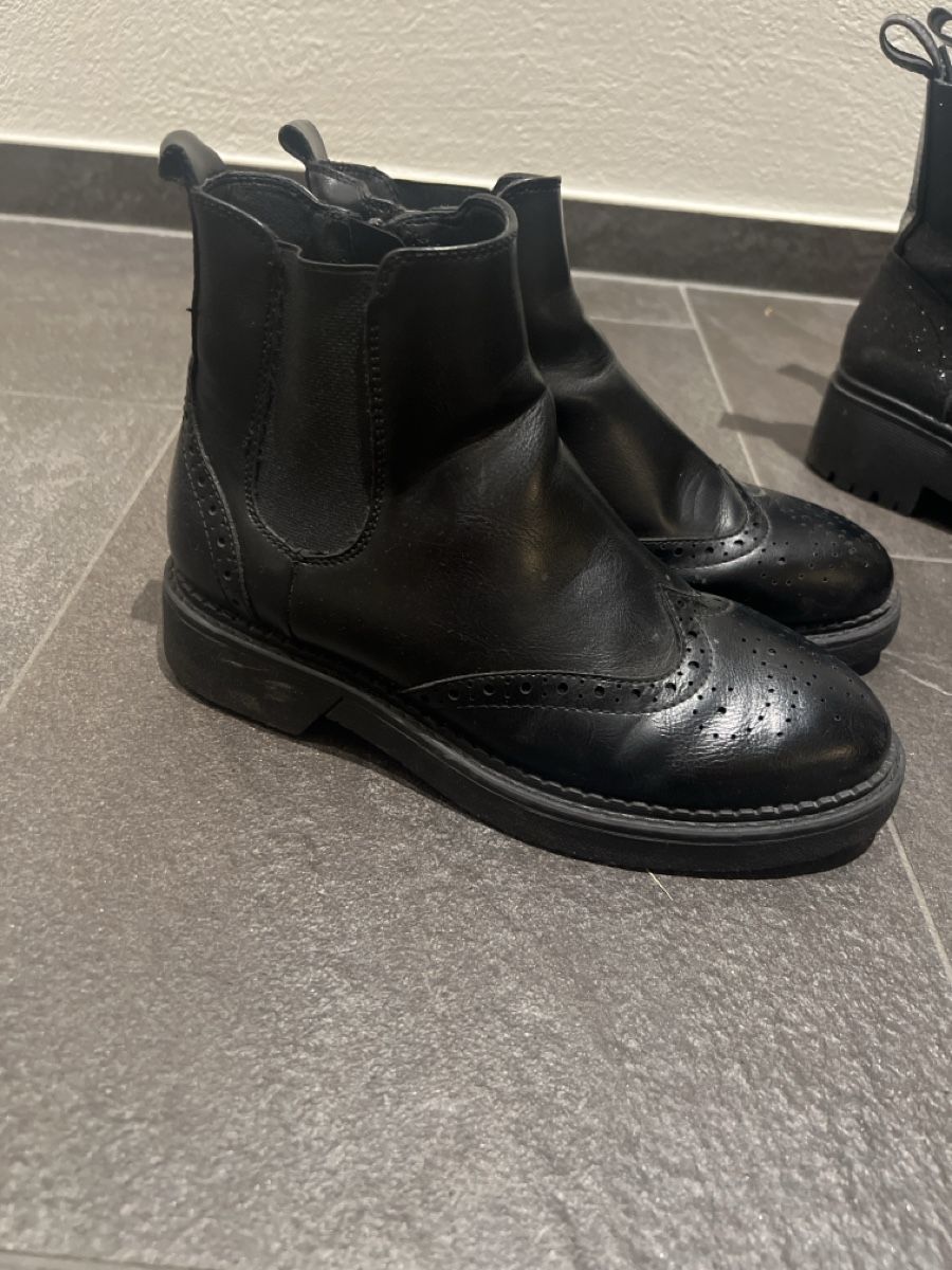 Scarpe da donna: Schwarze Stiefeletten, Gr. 37 – Usato da Schübelbach venduto da 18sunshine 1