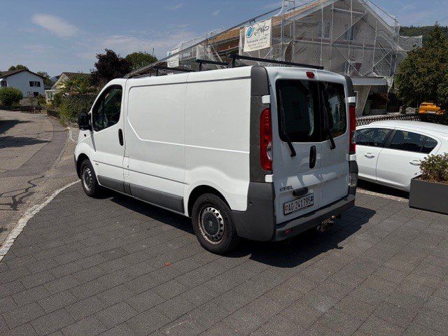 Opel Veicoli commerciali: Opel Vivaro 2.0 CDTI Eco – Usato da Rothrist venduto da SchHunWerGmbH 2