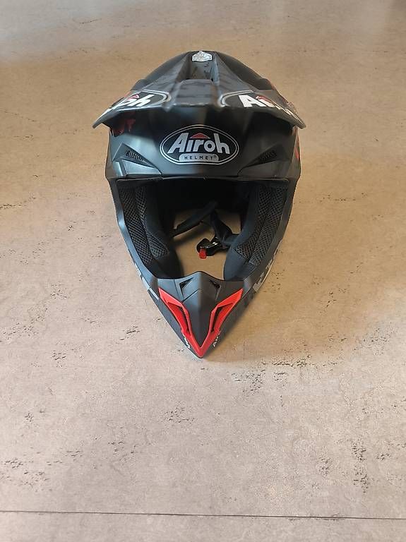 Helme & Visiere: Airoh Motorradhelm – Gebraucht aus Ebikon von Valerie010