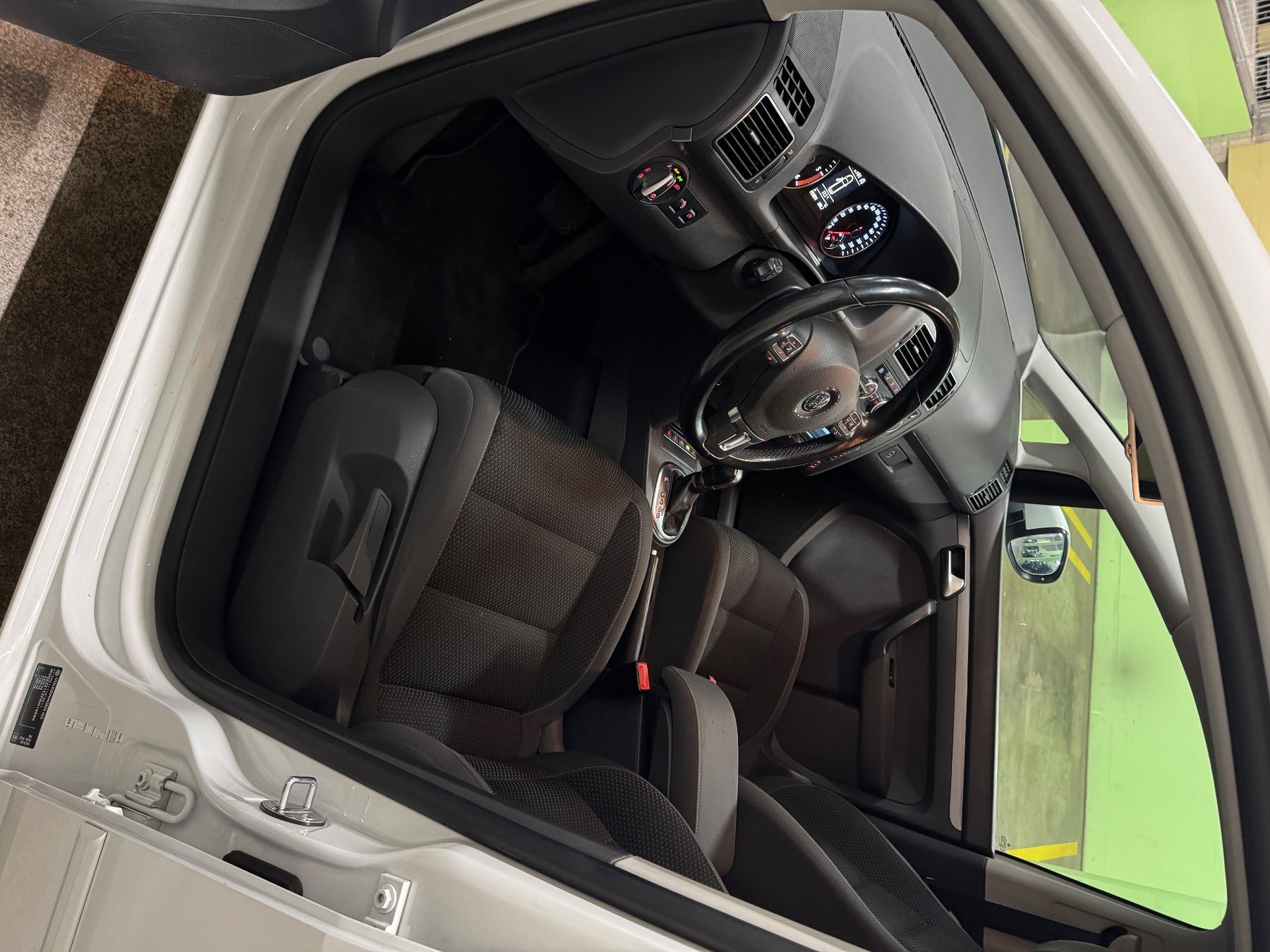 VW Automobili: VW TOURAN 2.0TDI DSG – Usato da Arbon venduto da togo12 4