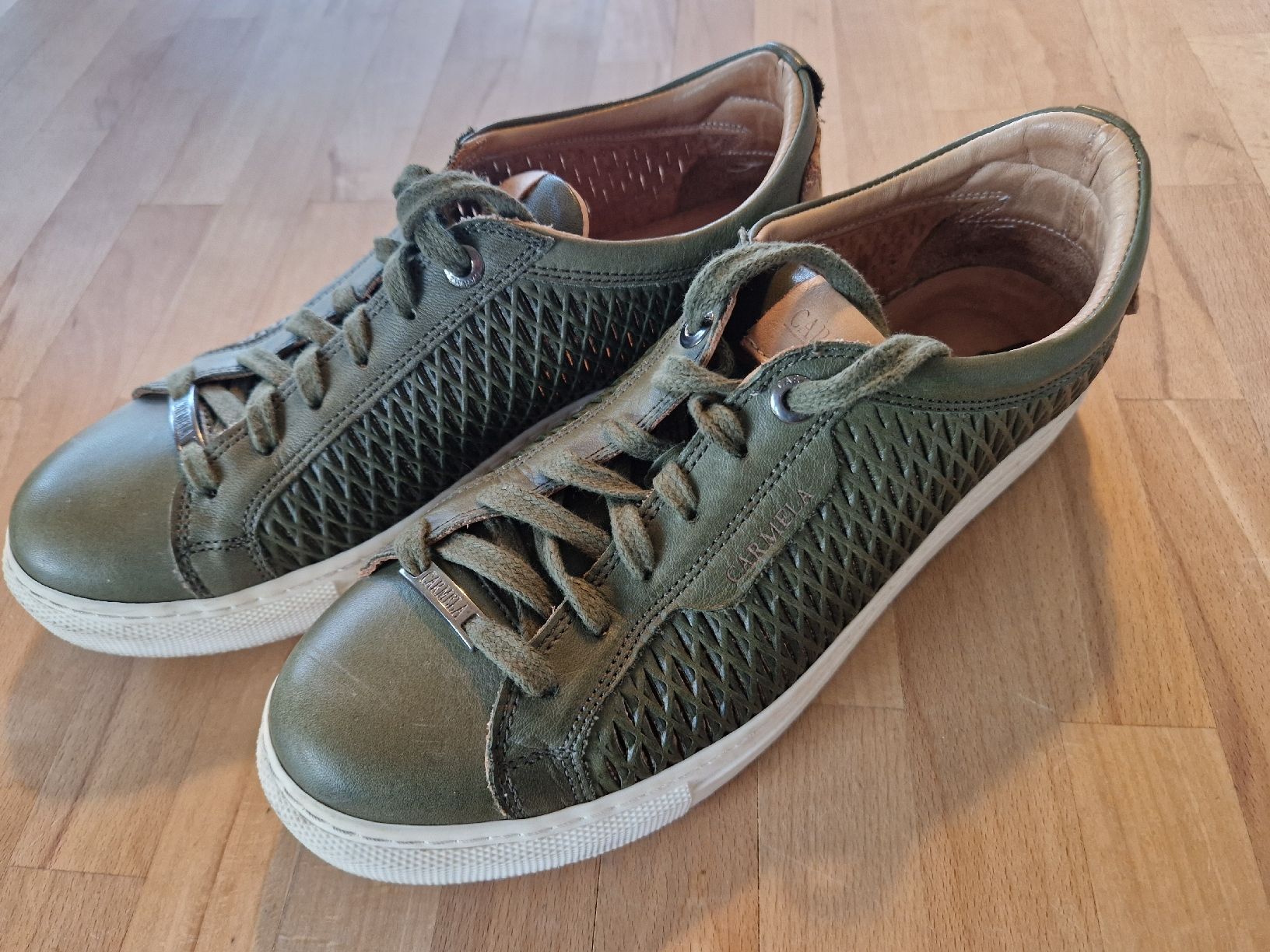 Scarpe da donna: Halbschuhe olivgrün Carmela, Gr. 41 – Usato da Wilen (Sarnen) venduto da Ponok 1