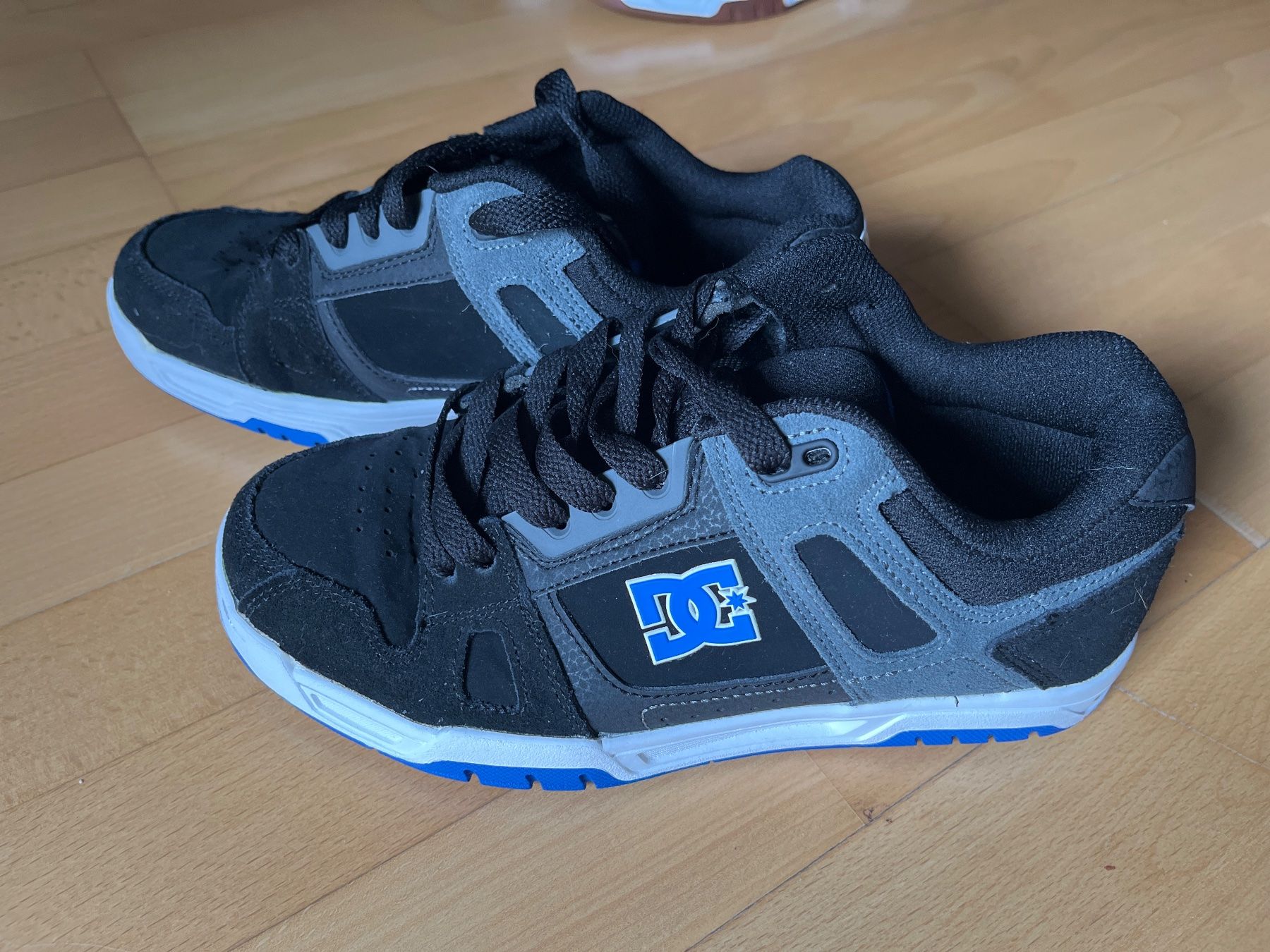 DC shoes Scarpe da uomo: Dc Schuhe Gr. 38 – Usato da Stans venduto da Cindy-1313
