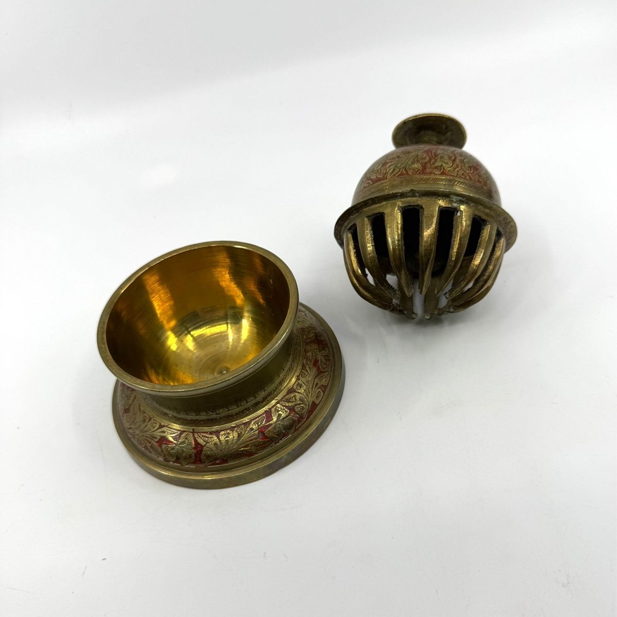 Campanacci mucche: Indische Vintage Messing Glocke mit Ständer – Usato da Herisau venduto da Seyashop1 2