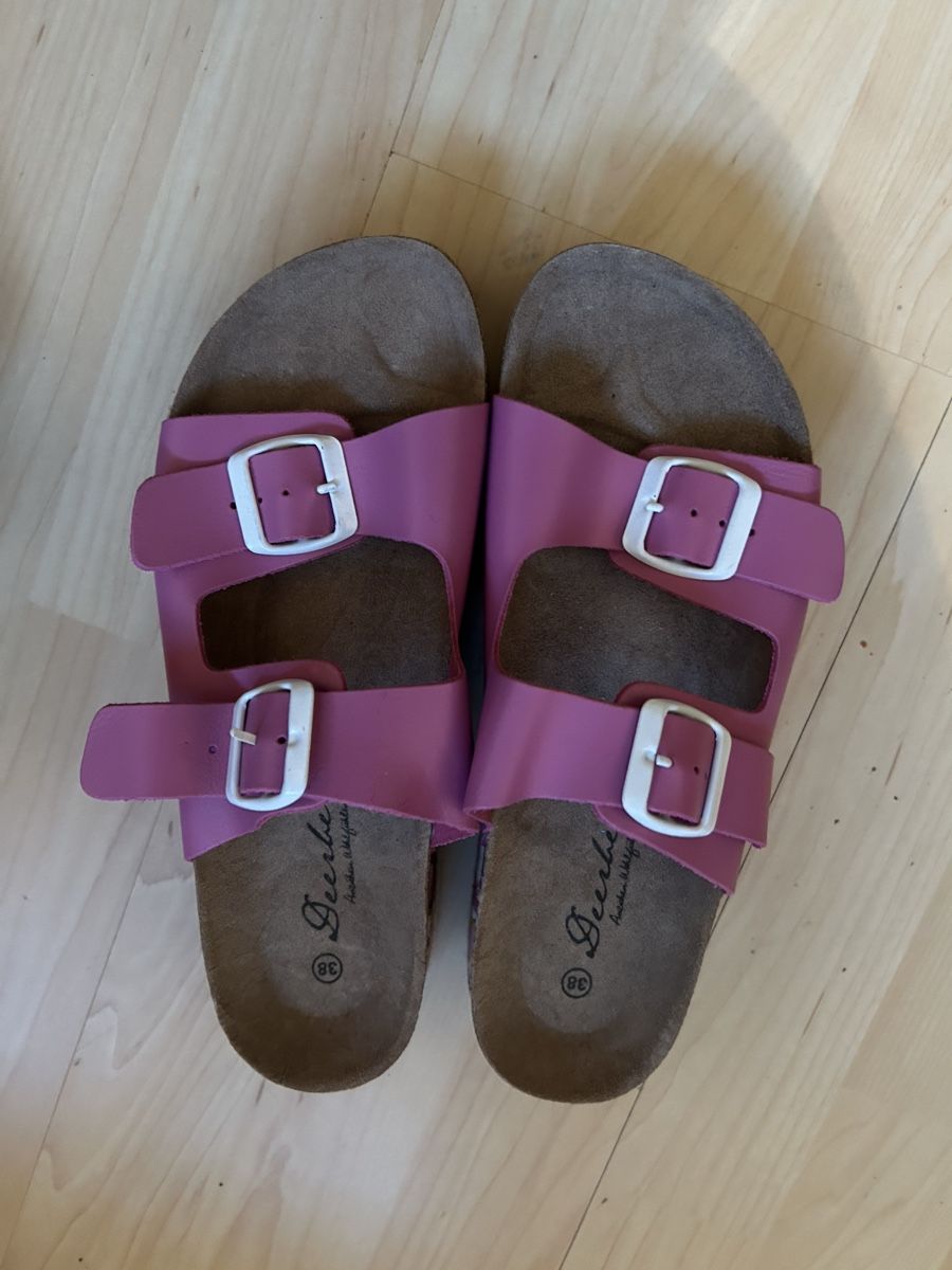 Scarpe da donna: Hausschuhe – Usato da Rüegsau venduto da Stalderclaudia