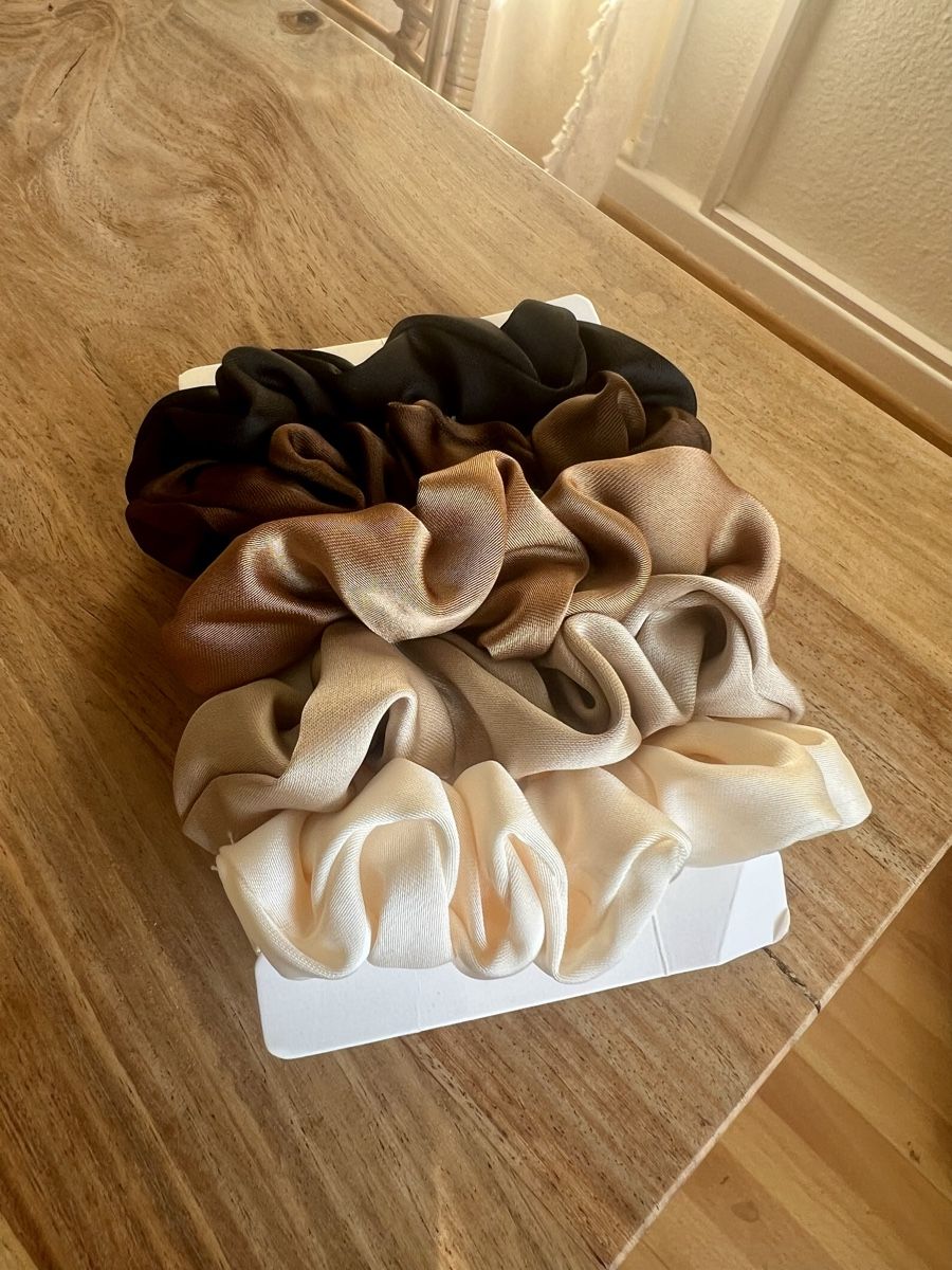 Accessori per capelli: 5 wunderschöne Haargummies *NEW – Nuovo e nell'imballaggio originale da Kloten venduto da Django008