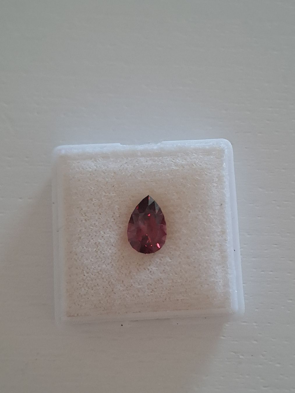 Pietre preziose: Rhodolit Granat (Pear Cut) – Nuovo (secondo la descrizione) da Suhr venduto da reb_q8y9