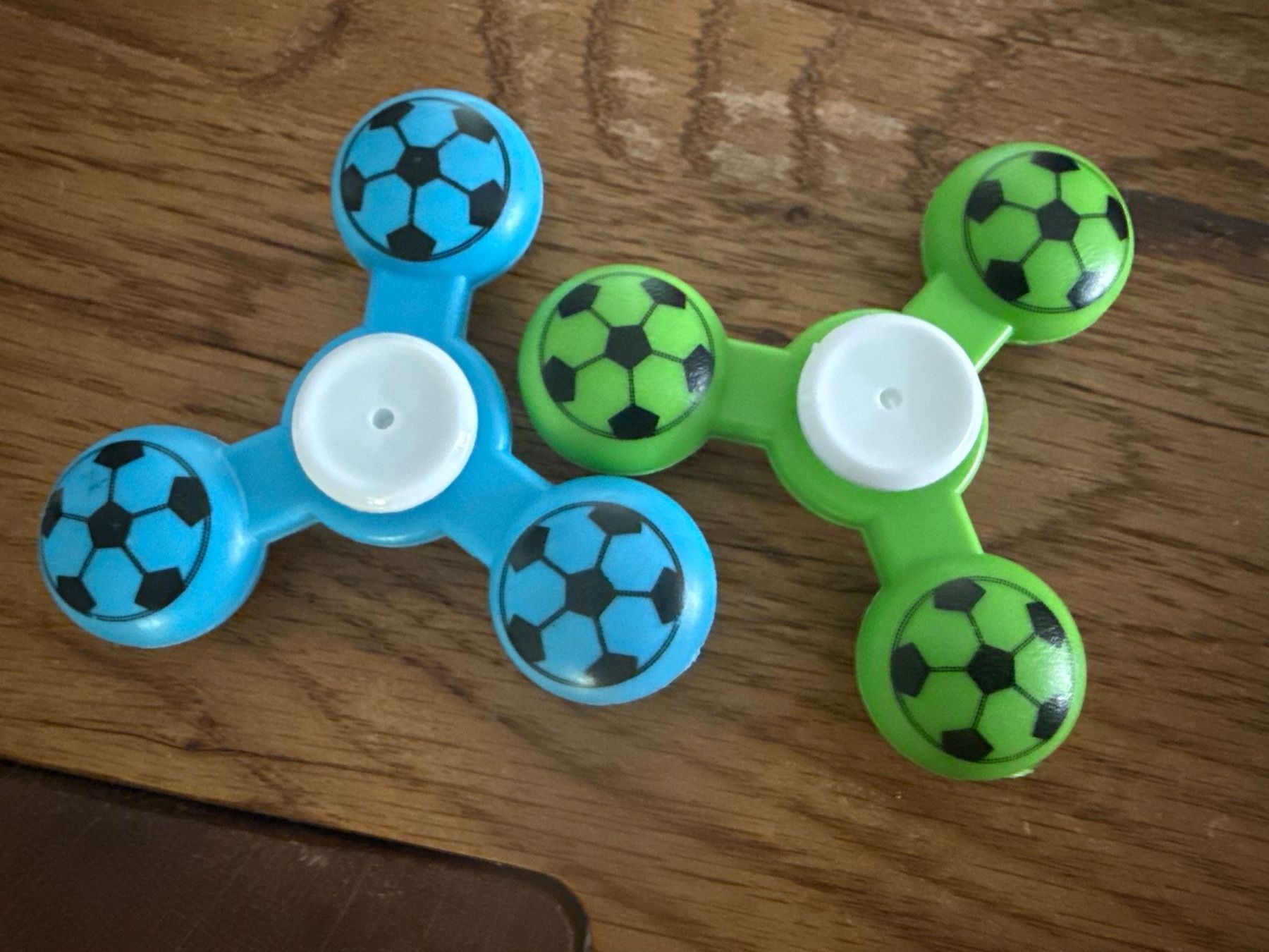 Giocattoli: 2x Fidget-Spinner: sensorisches Stressabbau Drehspielzeug – Nuovo (secondo la descrizione) da Teufenthal AG venduto da MeineSchatztruhe