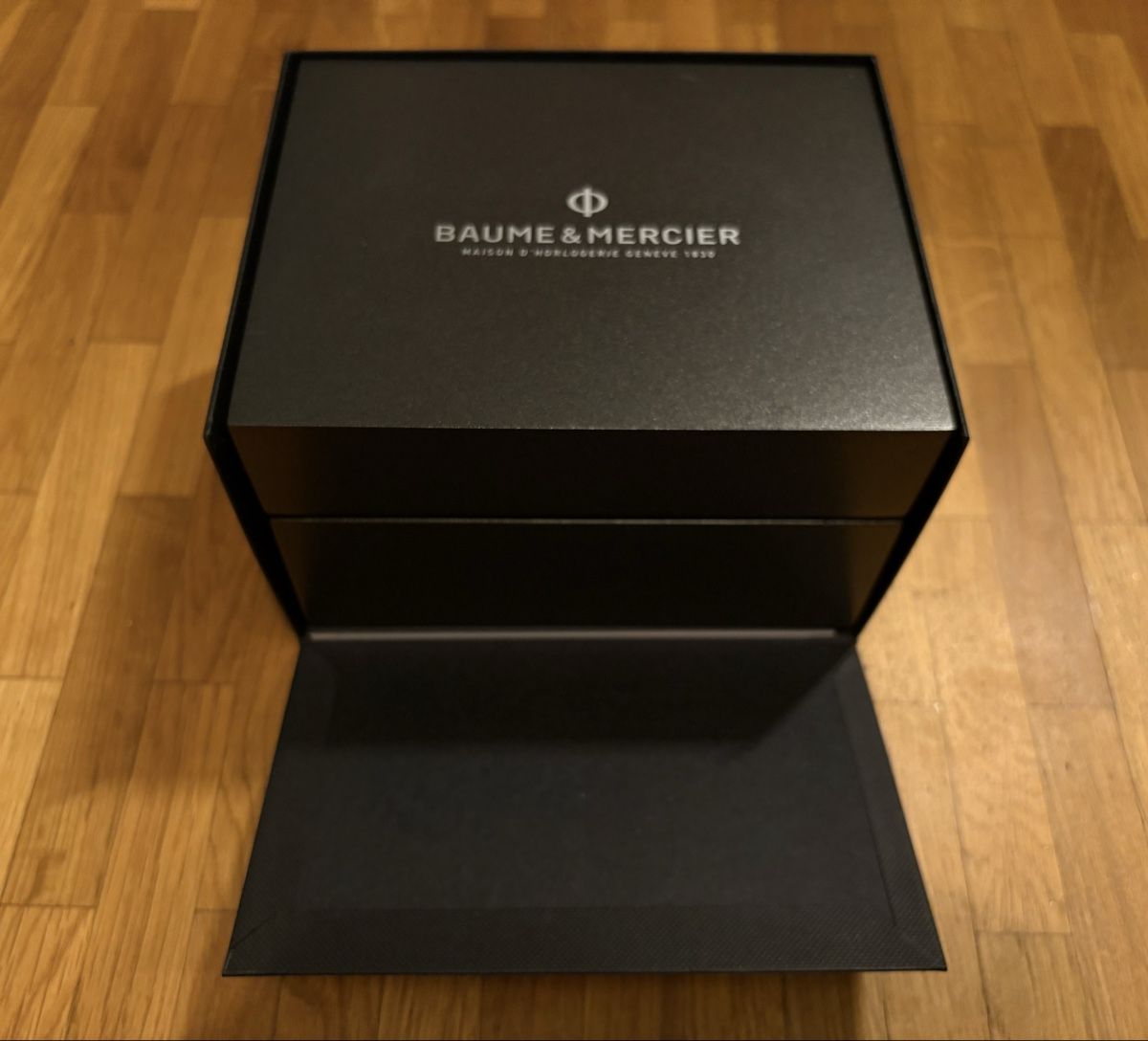 Baume & Mercier Uhren: Baume et Mercier watch box – Gebraucht aus Le Grand-Saconnex von AlexeyYu 1