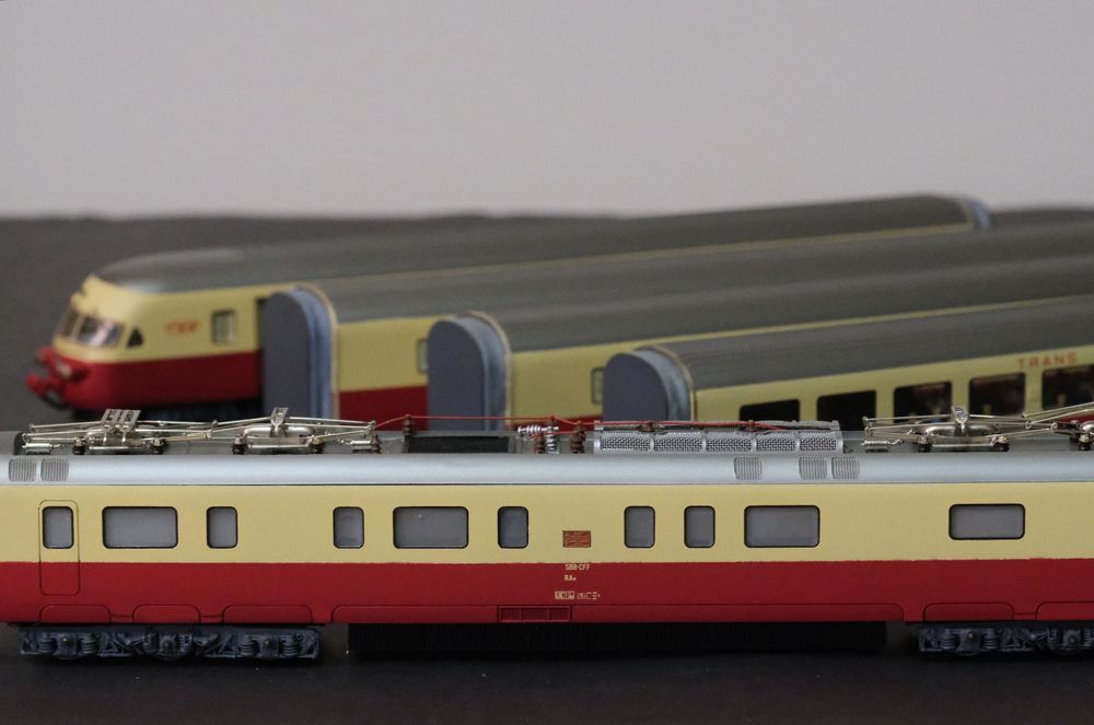 Metropolitan Modelleisenbahnen: Metropolitan SBB TEE RAe Zug im Neuzustand – Neu und originalverpackt aus Kerns von Buma6 1