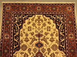 Lebensfreudiger sehr feine Orientteppich aus Indien 91x154cm