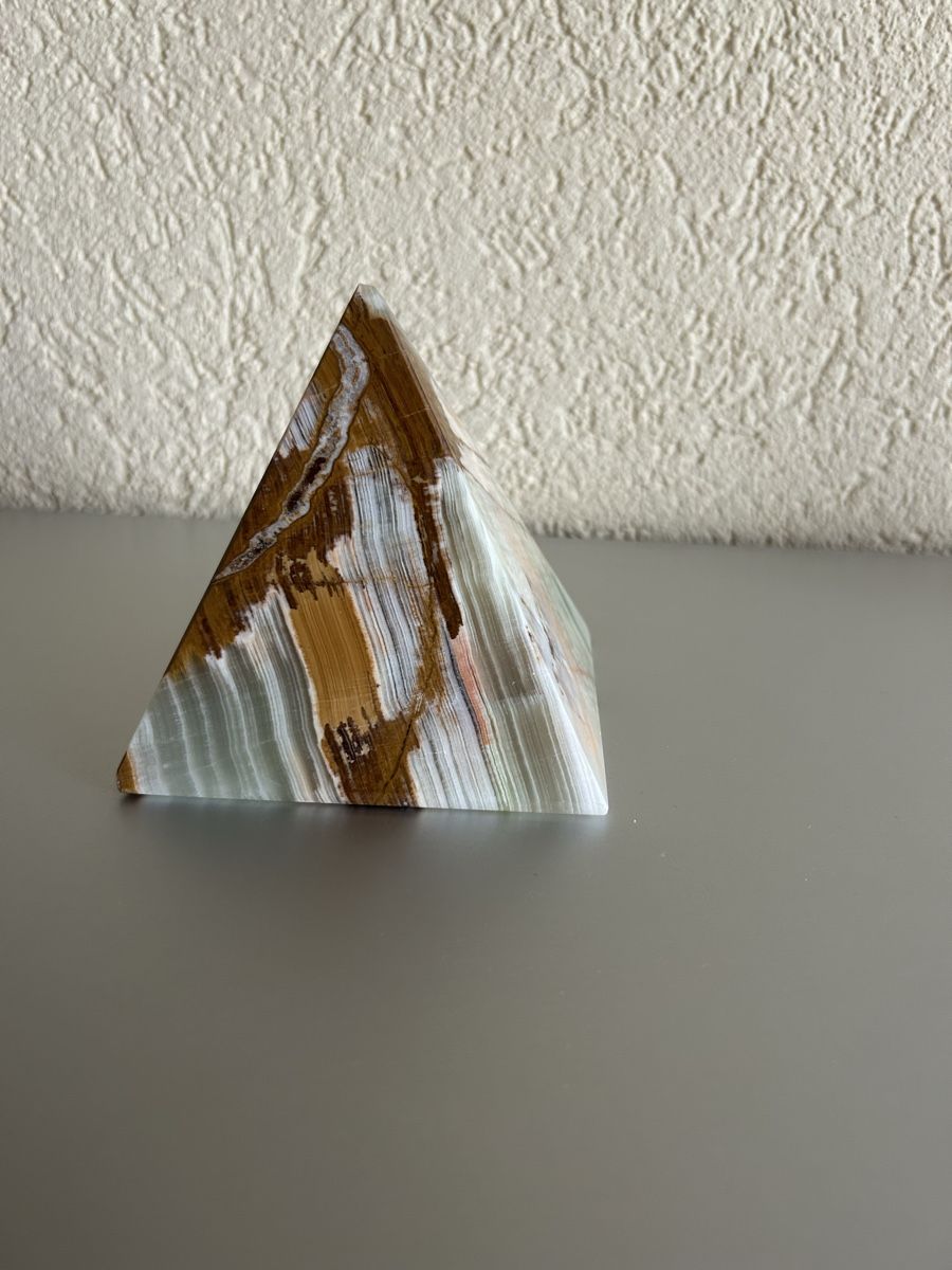 Minerali & Pietre curative: Pyramide aus Onyx – Usato da Lengnau AG venduto da Mefari