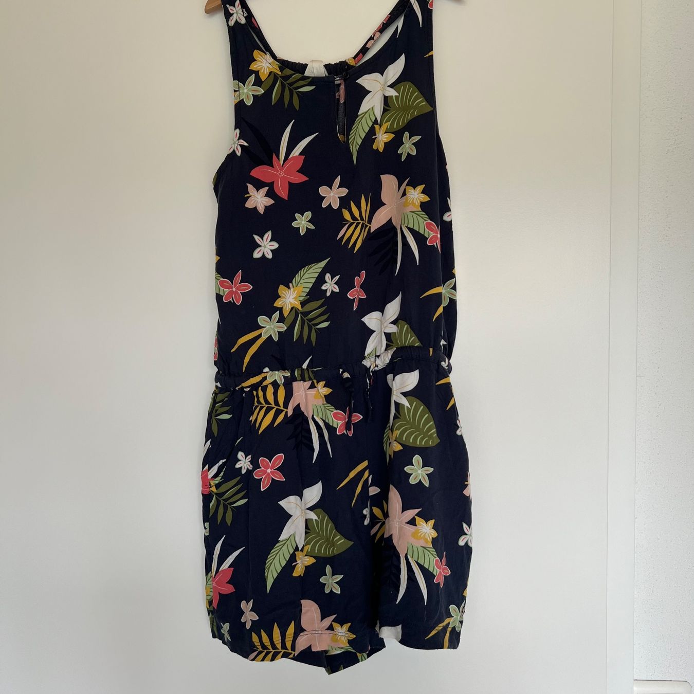 Roxy Tute: Sommerlicher ROXY Jumpsuit mit Blumenmuster, Gr. 16 years – Usato da Steinmaur venduto da HenSaa 1