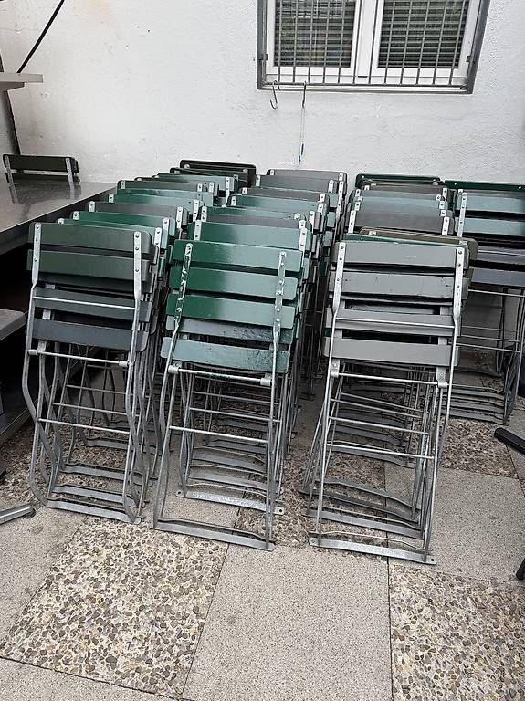 Sedie: 48x Biergartenstühle grün – Usato da Würenlos venduto da Motostefan79 2