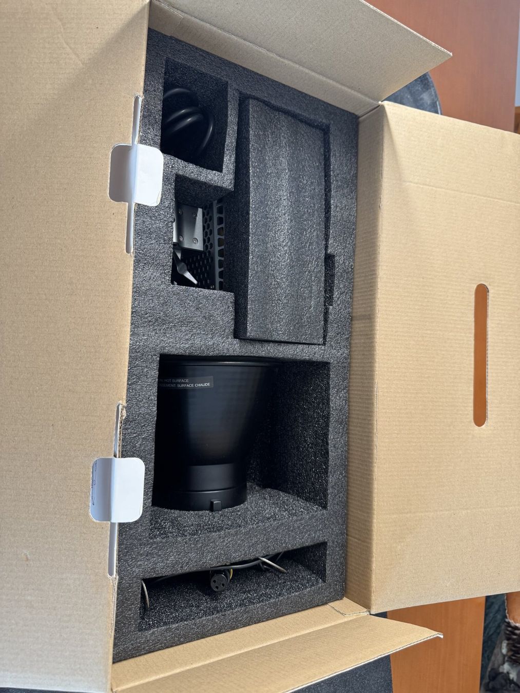 Lampes: Amaran 100d + Light Dome SE + VISICO Stativ – D'occasion à Zürich par ste_l7nd 7