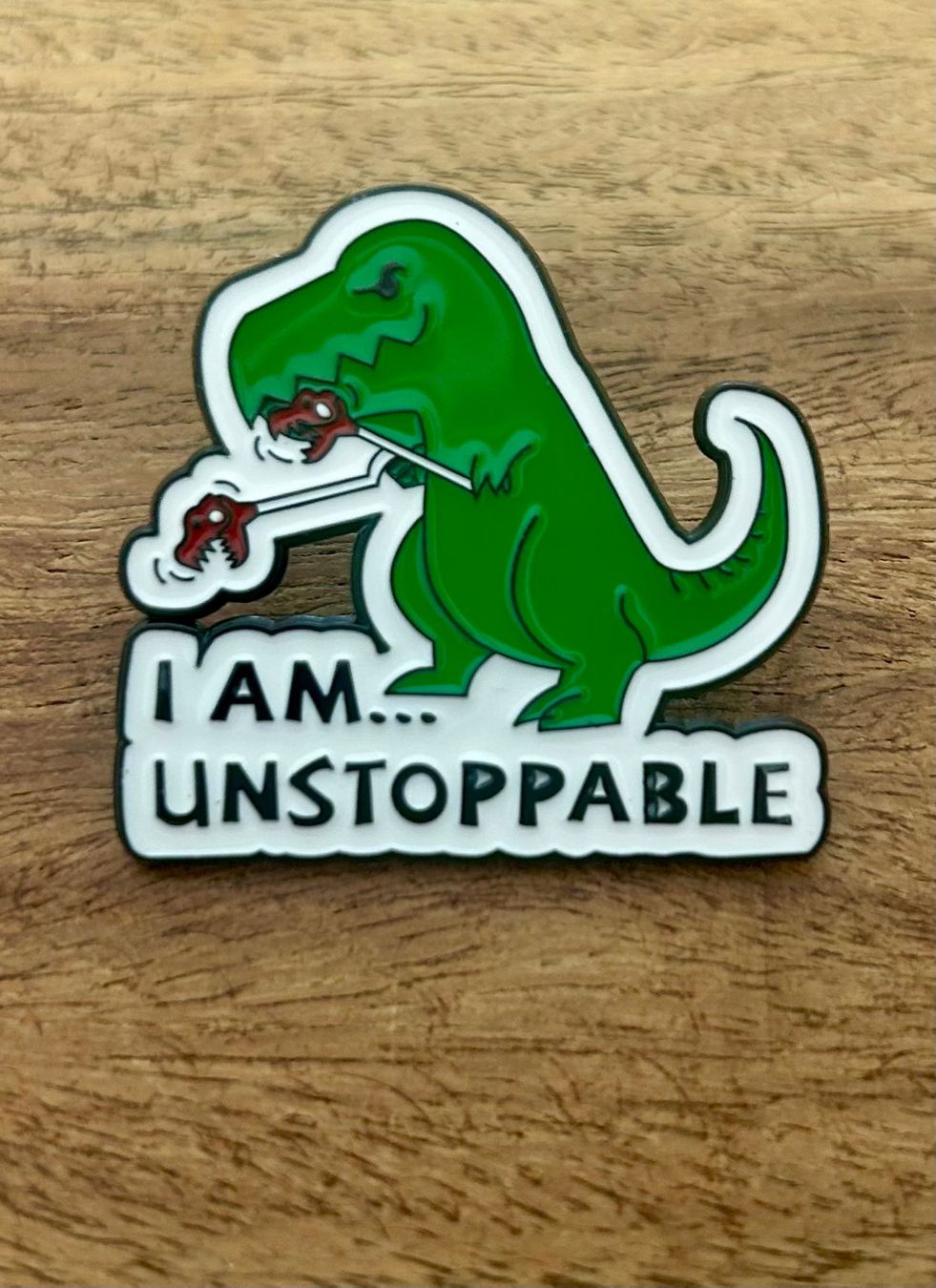 Placchette & Badge: Pin  Dino T-Rex - I am Unstoppable – Nuovo e nell'imballaggio originale da Geneve venduto da vane267