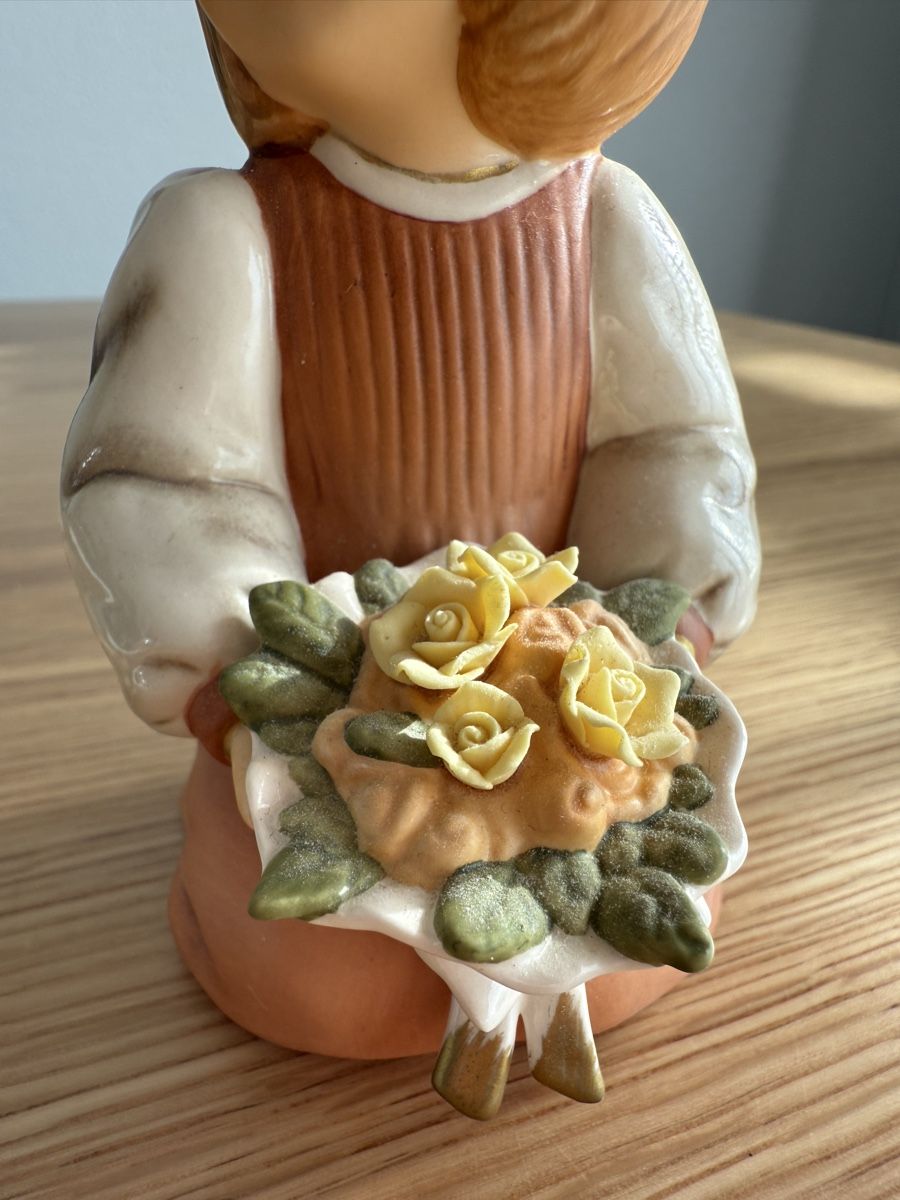 Statuette: Goebel Mädchen mit Blumenstrauss – Usato da Sarmenstorf venduto da Nathaliie_21 2