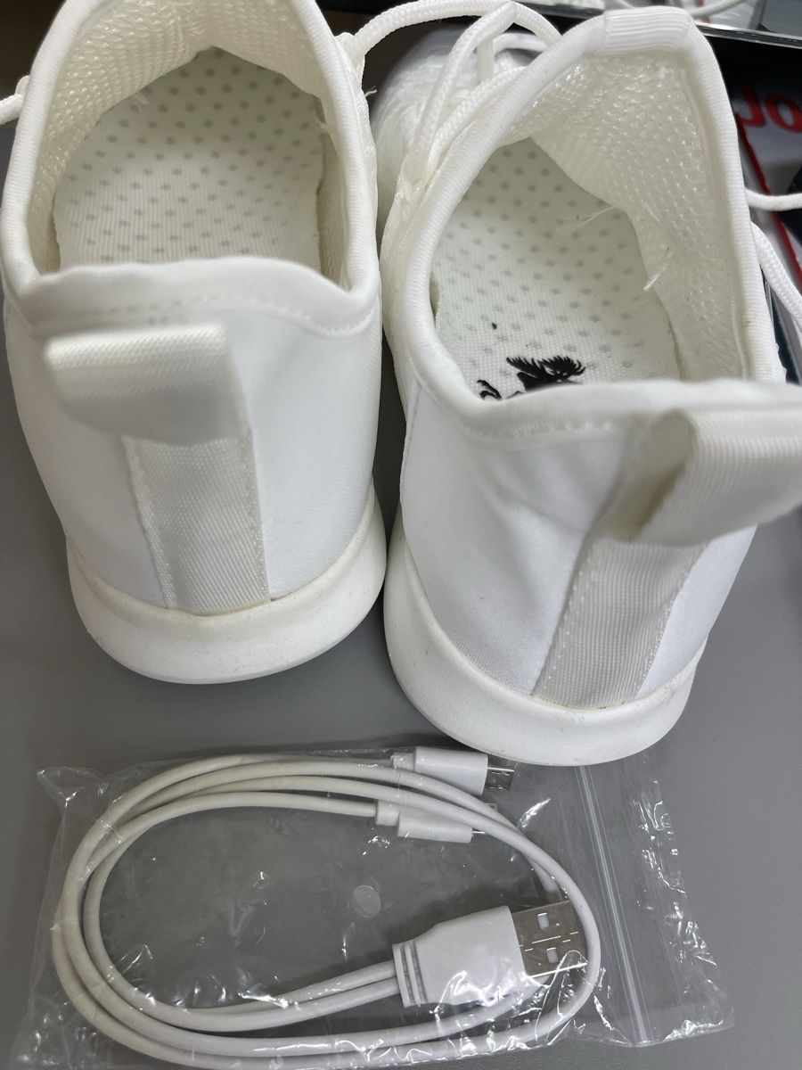 Scarpe da uomo: Weisse Sneakers Gr. 35 – Nuovo (secondo la descrizione) da Ueberstorf venduto da ojas23 3