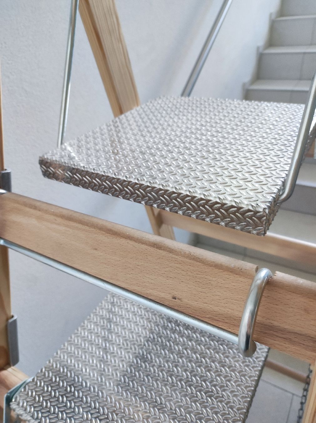 Leitern: Holzleiter/Trittleiter mit 2 Tritten, stabil, wie neu – Gebraucht aus Stäfa von modeflash 7