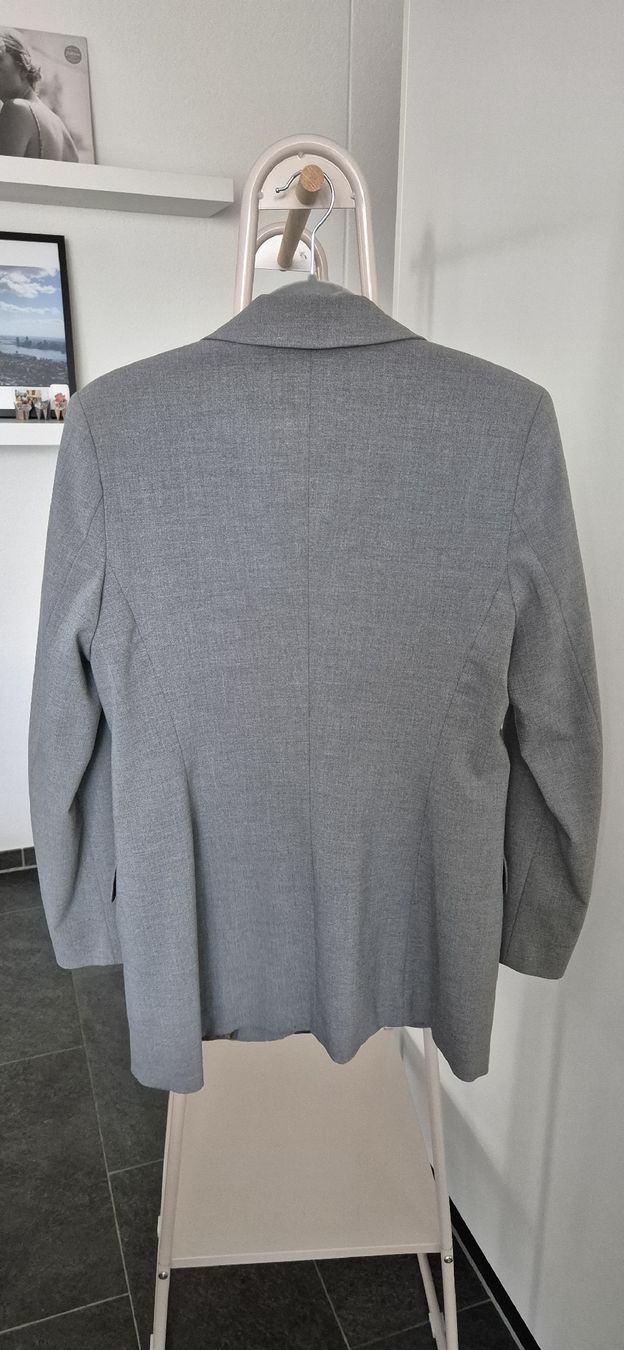 H&M Anzüge: Sakko Hennes Collection Grau Groesse 40 – Gebraucht aus Schwerzenbach von Jamacy 1