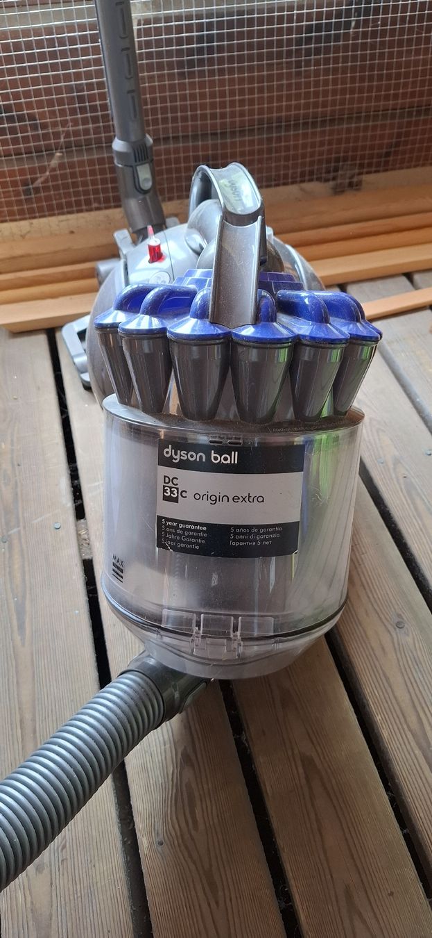 Dyson Aspirateurs & Accessoires: Staubsauger Dyson DC 33C Origin Extra  – Défectueux à Niederstocken par Cocos_nut