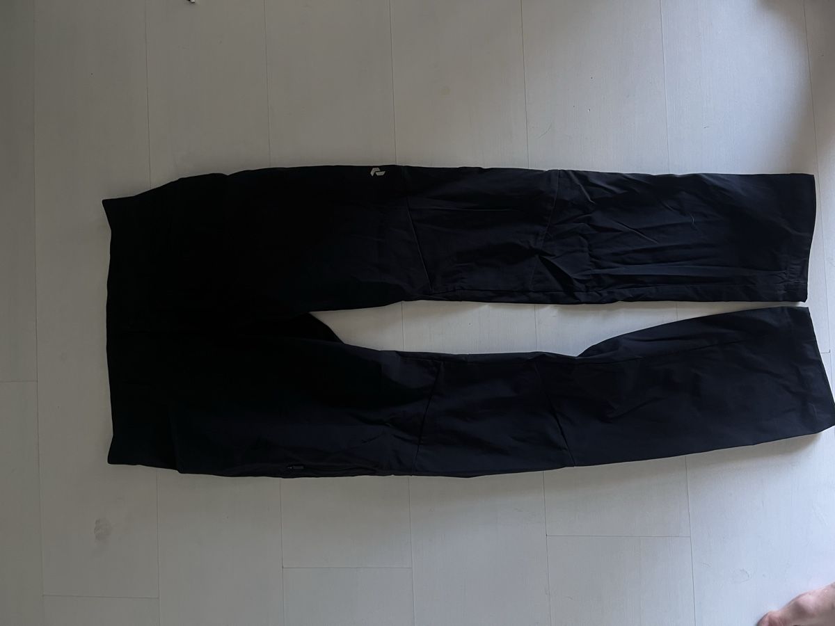 Peak Performance Pantalons: Schwarze Peak Performance Hose, Größe M, Neu – Neuf (Voir description) à moosseedorf par andrina.salis