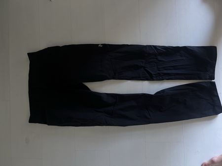 Schwarze Peak Performance Hose, Größe M, Neu