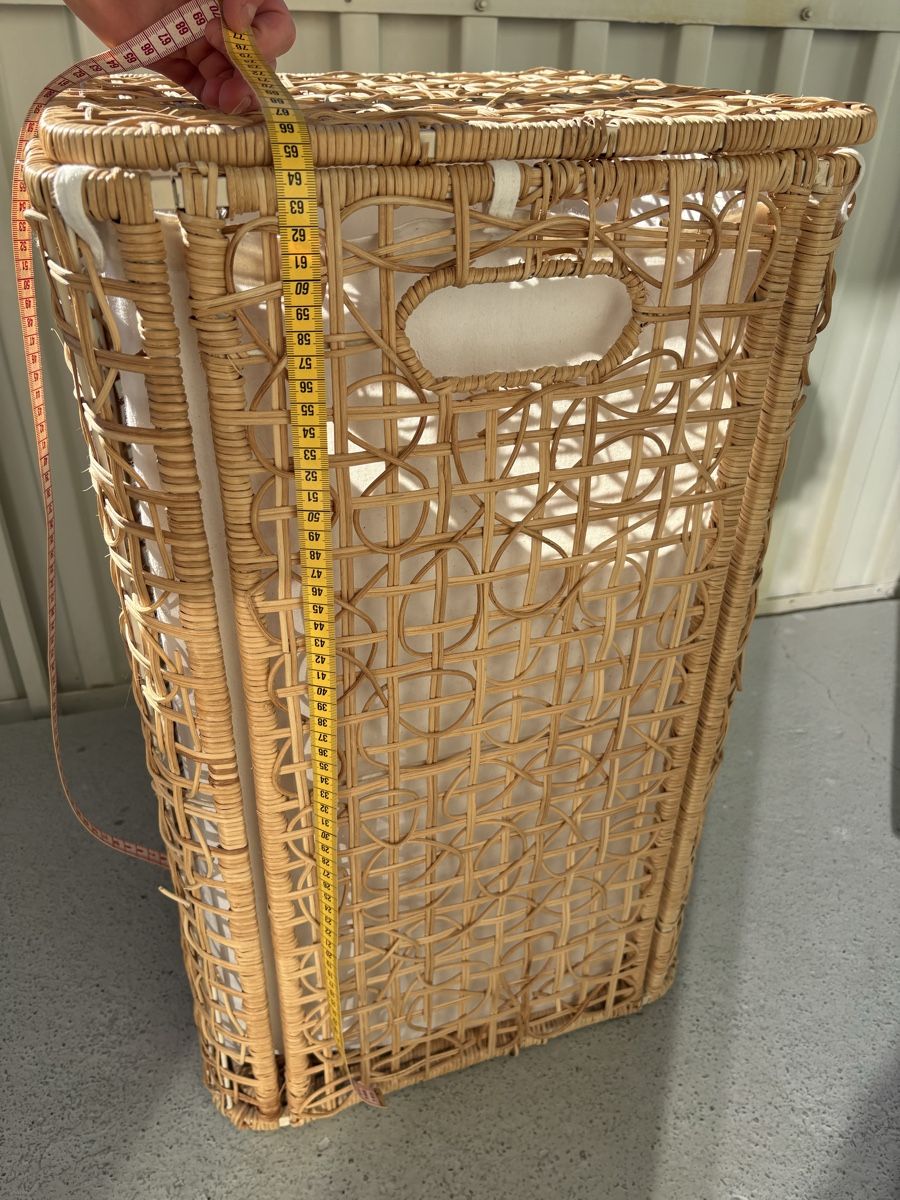 Pfister Cesti per biancheria: Wäschekorb aus Rattan  – Usato da Zürich venduto da AnaMK 3