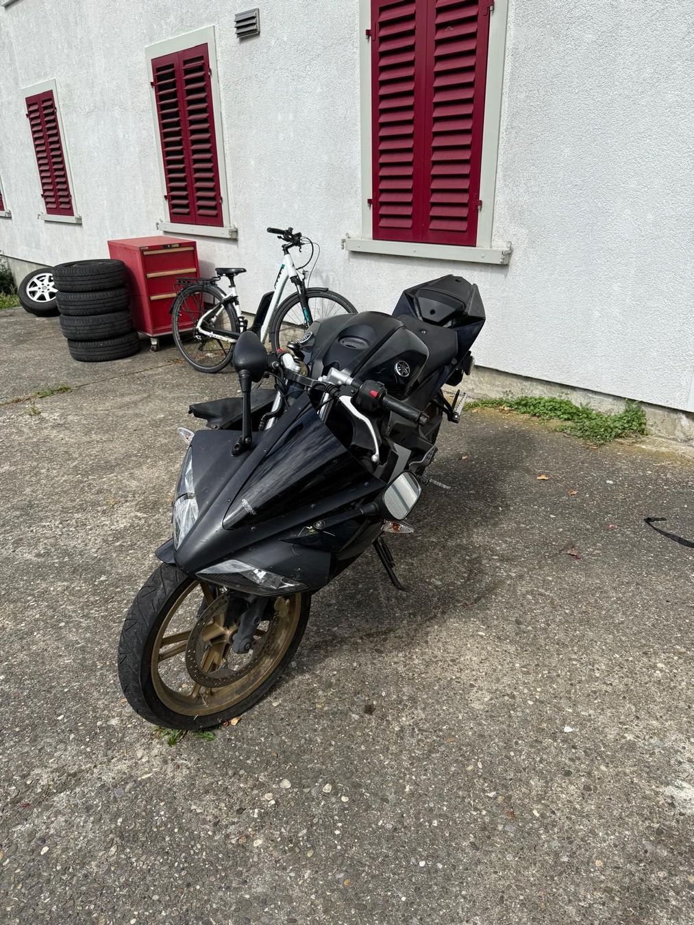 Yamaha Strada: Motorrad Yamaha YZF R125 – Difettoso da Dättlikon venduto da vazqui 4