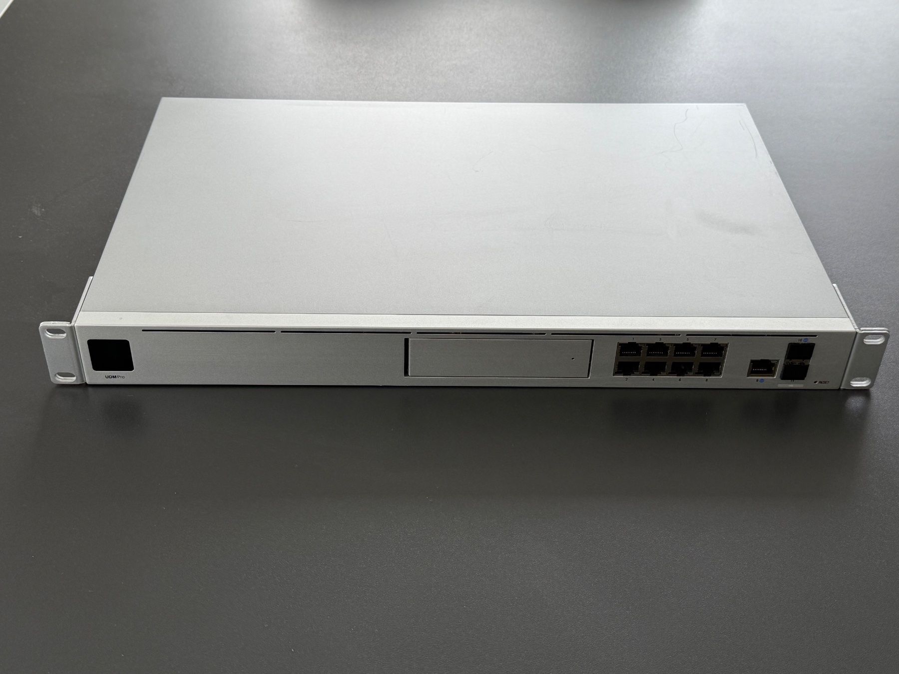 Ubiquiti Modems & Router: UniFi Dream Machine Pro (UDM-Pro) – Gebraucht aus Eschenz von camp64