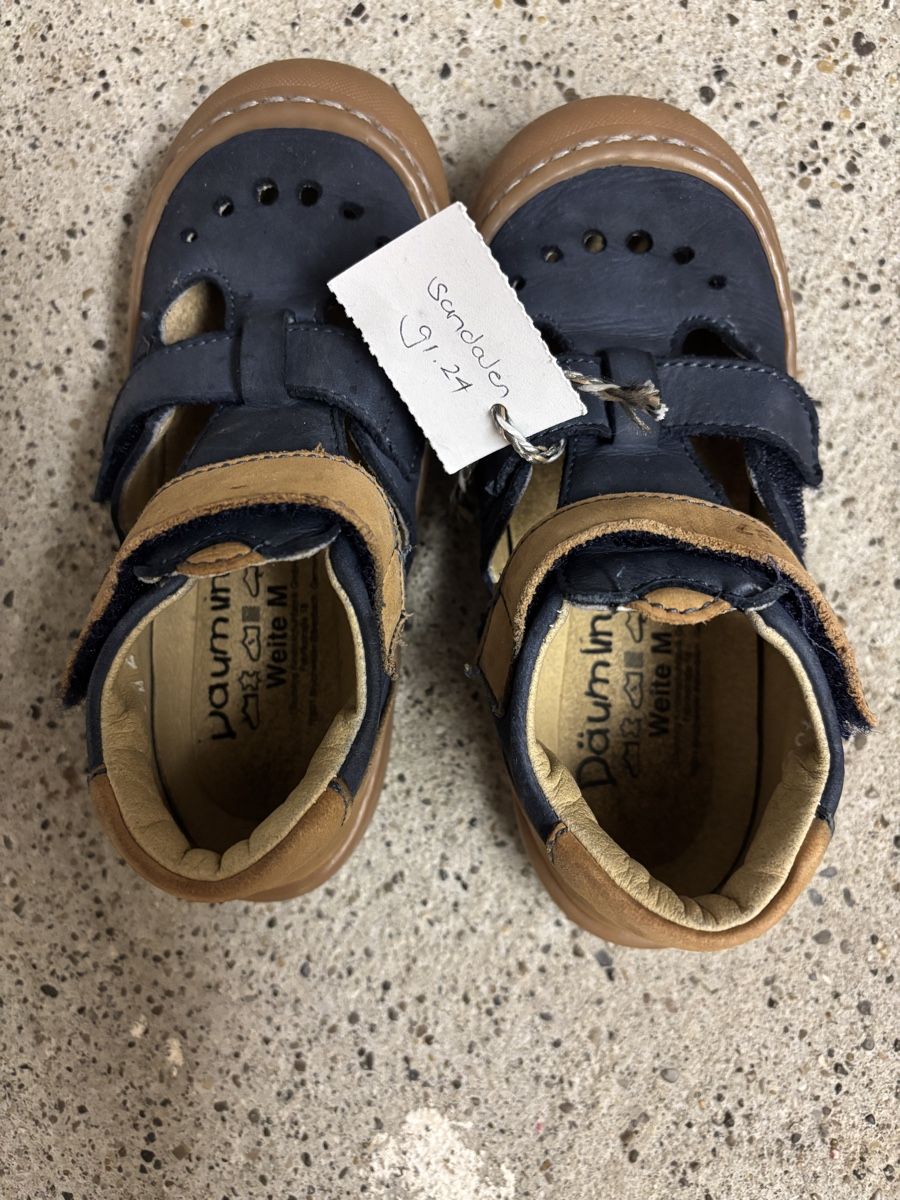 Scarpe per ragazzi: Kindersandalen Däumling, Grösse 24 – Usato da Büren an der Aare venduto da Nikito2001 2