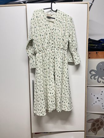 Vintage-style floral dress - Perfect for spring days!
