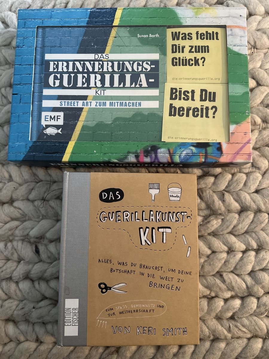 Bücher: Guerillakunst-Kit & Erinnerungsguerilla-Kit – Neu (gemäss Beschreibung) aus Bern von Ibizaflow