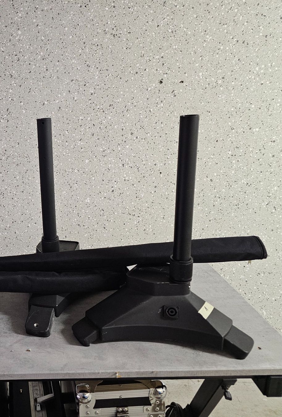 Supporti a parete: Stand Element HK +transporthülle – Usato da Dürnten venduto da Anbra1 2