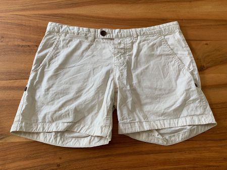 PEAK PERFORMANCE coole weisse Shorts/Hose Gr. 29