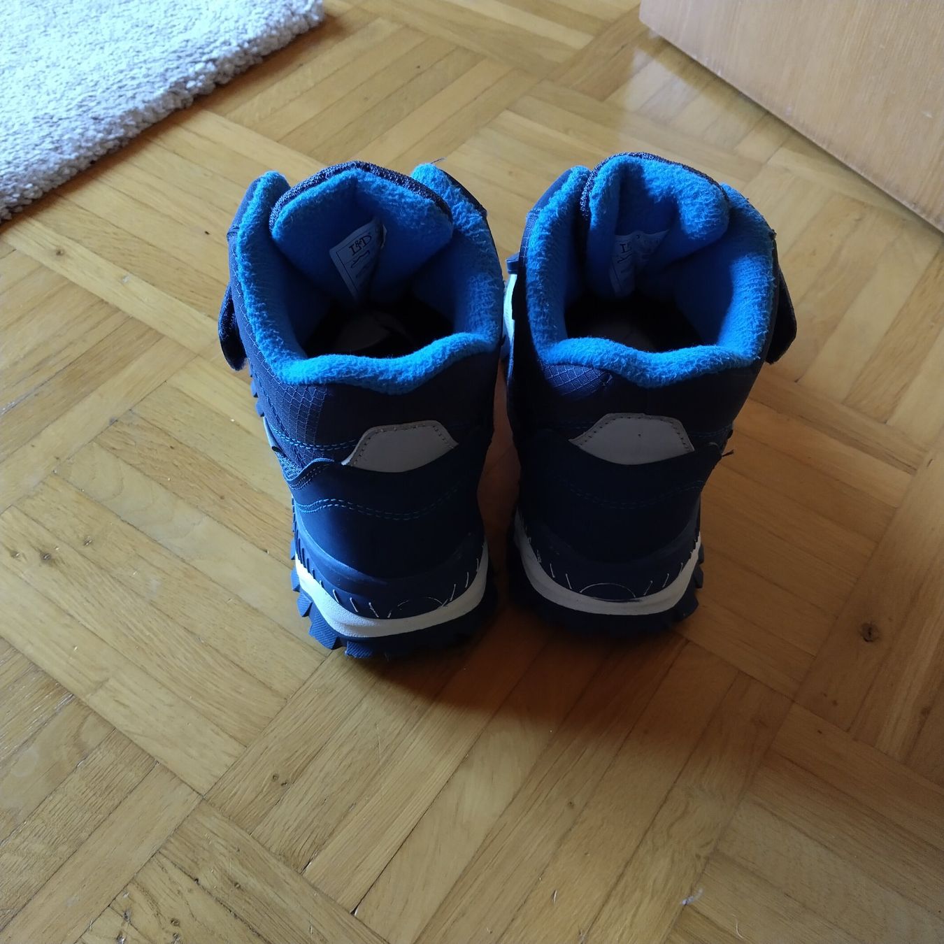 Scarpe da uomo: Kinder Winterschuhe blau Grösse 33 – Usato da Oberdorf NW venduto da niederj 2