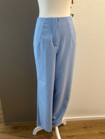 Stoffhose hellblau von Amisu Gr. 38