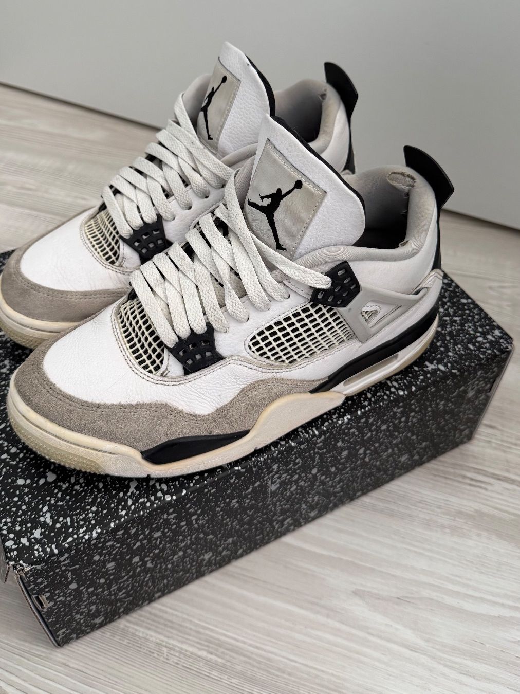 Jordan Herrenschuhe: Jordan 4 – Gebraucht aus Court von Style_ambre