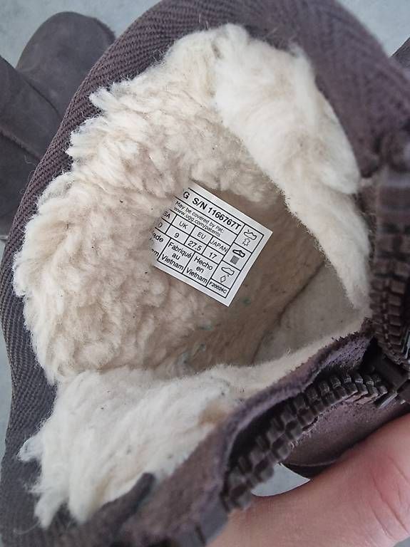 Ugg Scarpe per ragazzi: Ugg Bambino 27.5 – Usato da Lugano venduto da Omre1