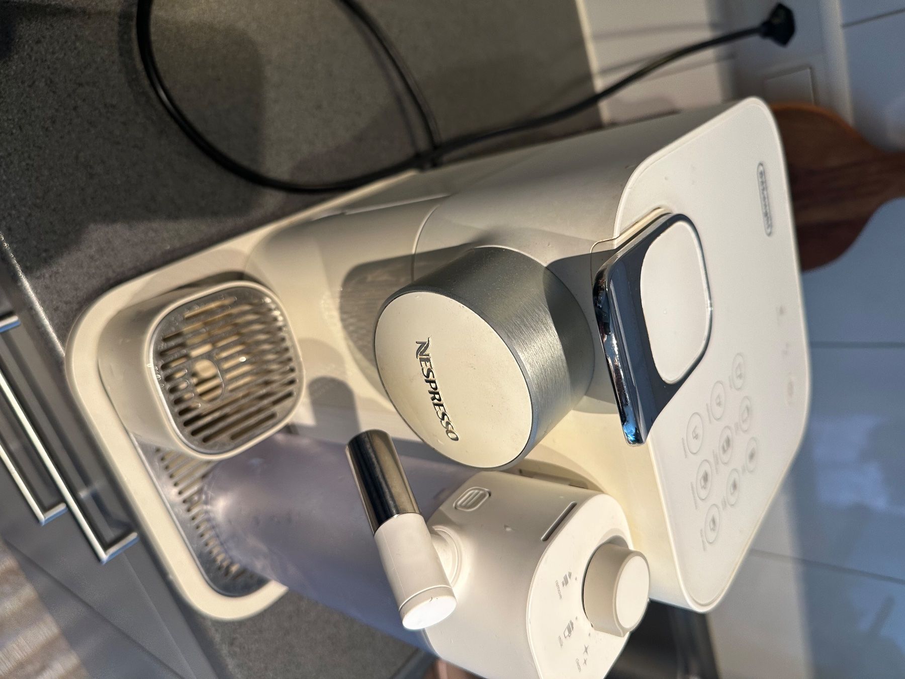 Nespresso Macchine per caffè & Macchine per espresso: Machine à café Nespresso – Usato da Brügg BE venduto da Kouki 1