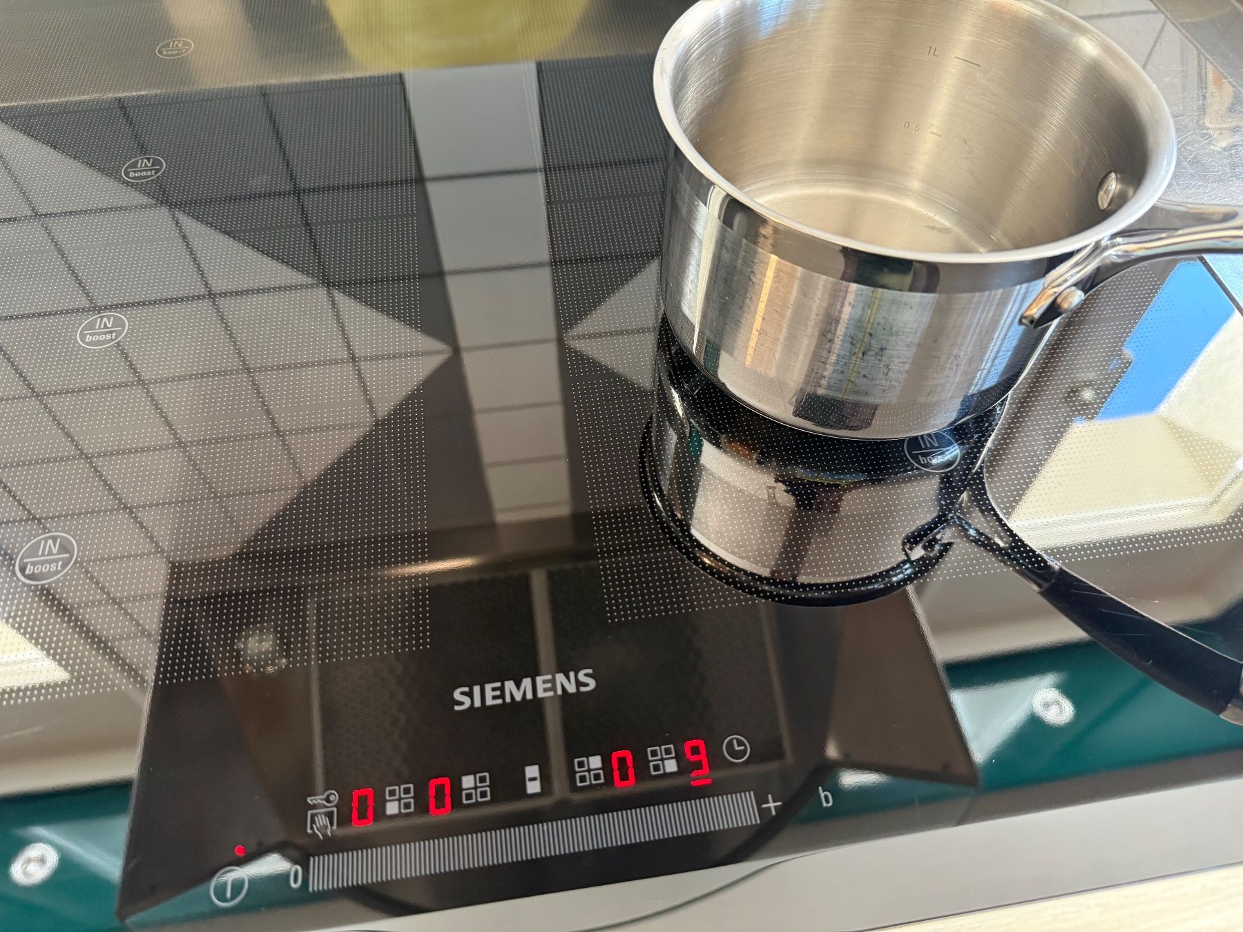 Siemens Herde: Plaque induction Siemens EH651FV17E/01 – Defekt aus Font von PatmanG 3
