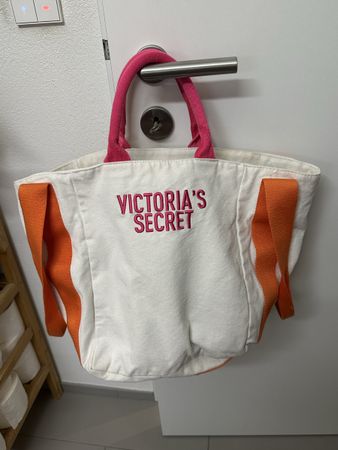 Victoria‘s Secret bag