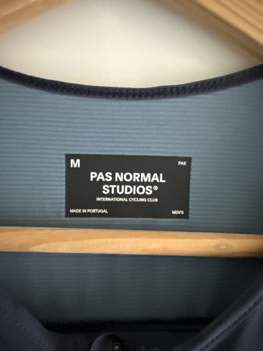 Pas Normal Studios Canottiere & Pantaloni: Pas normal studio mechanism pro speedsuit  – Nuovo (secondo la descrizione) da Sugiez venduto da Rulio_xx 2
