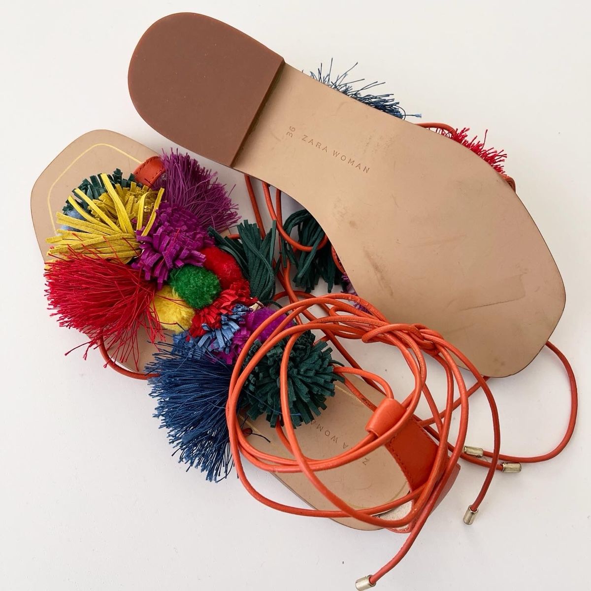 Zara Scarpe da donna: ZARA Pompom Sandals – Nuovo (secondo la descrizione) da Emmen venduto da Avviivva_Com2023 1