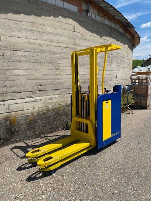 Stöcklin Carrelli elevatori e a forche: Stöcklin Elektro-Stapler ESI 1600 – Usato da Laufen venduto da VERARMUS11 4