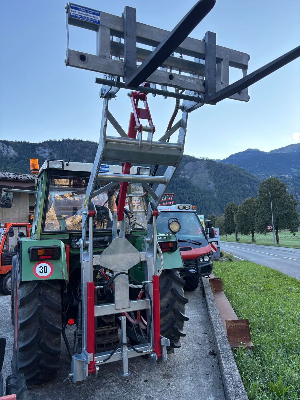 Alle Maschinen: Fliegl Front- und Hecklader »Variant« – Neu (gemäss Beschreibung) aus Meiringen von LMMLandmaschinenGmbH
