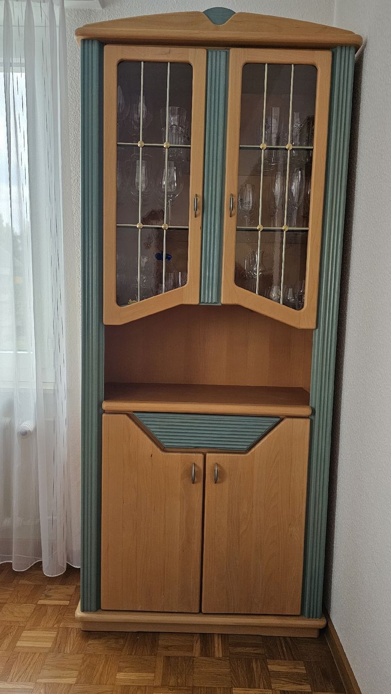 Armadi: Schrank mit Vitrine; Erle massiv – Usato da Allschwil venduto da bar_csw9